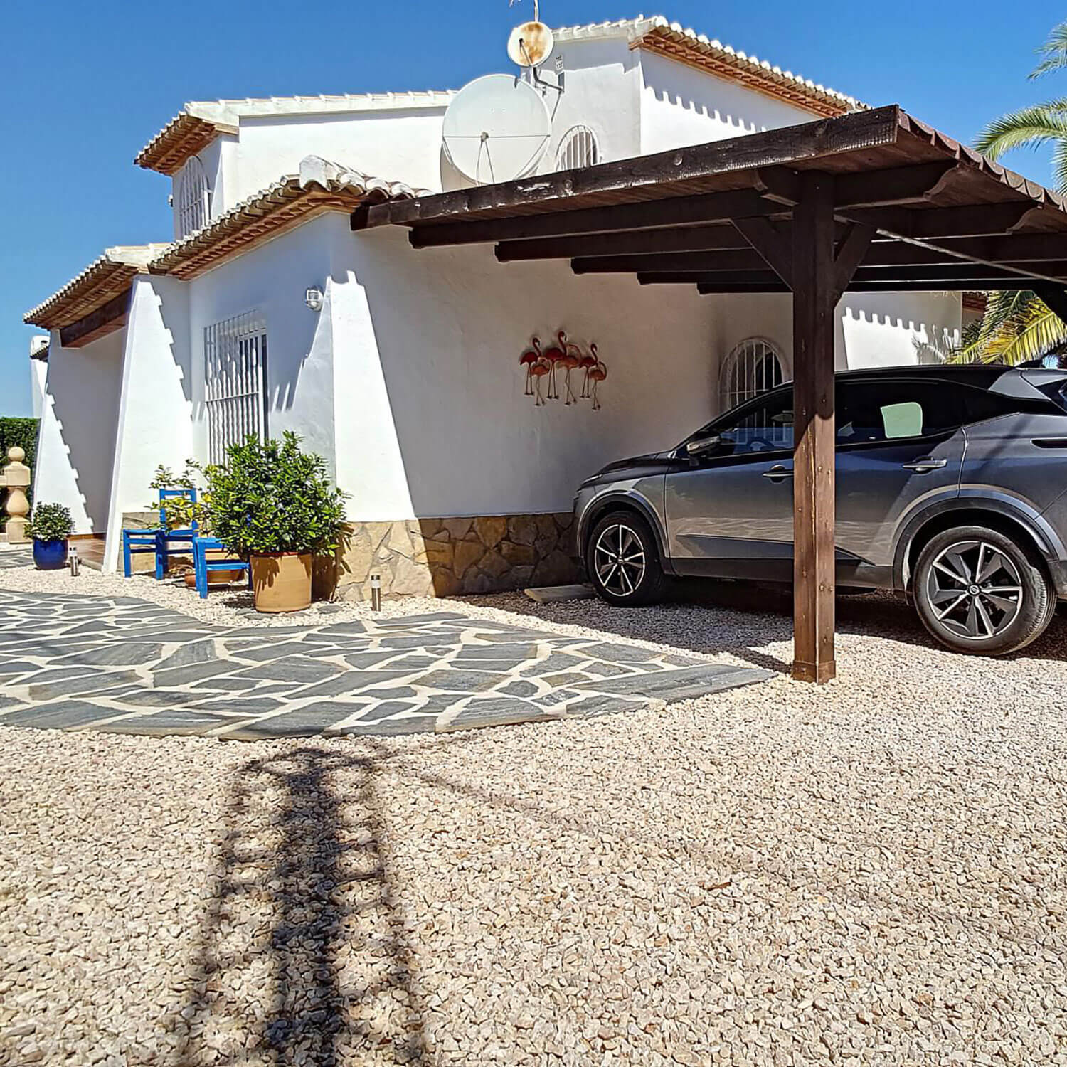 character-living-casa-alegria-01